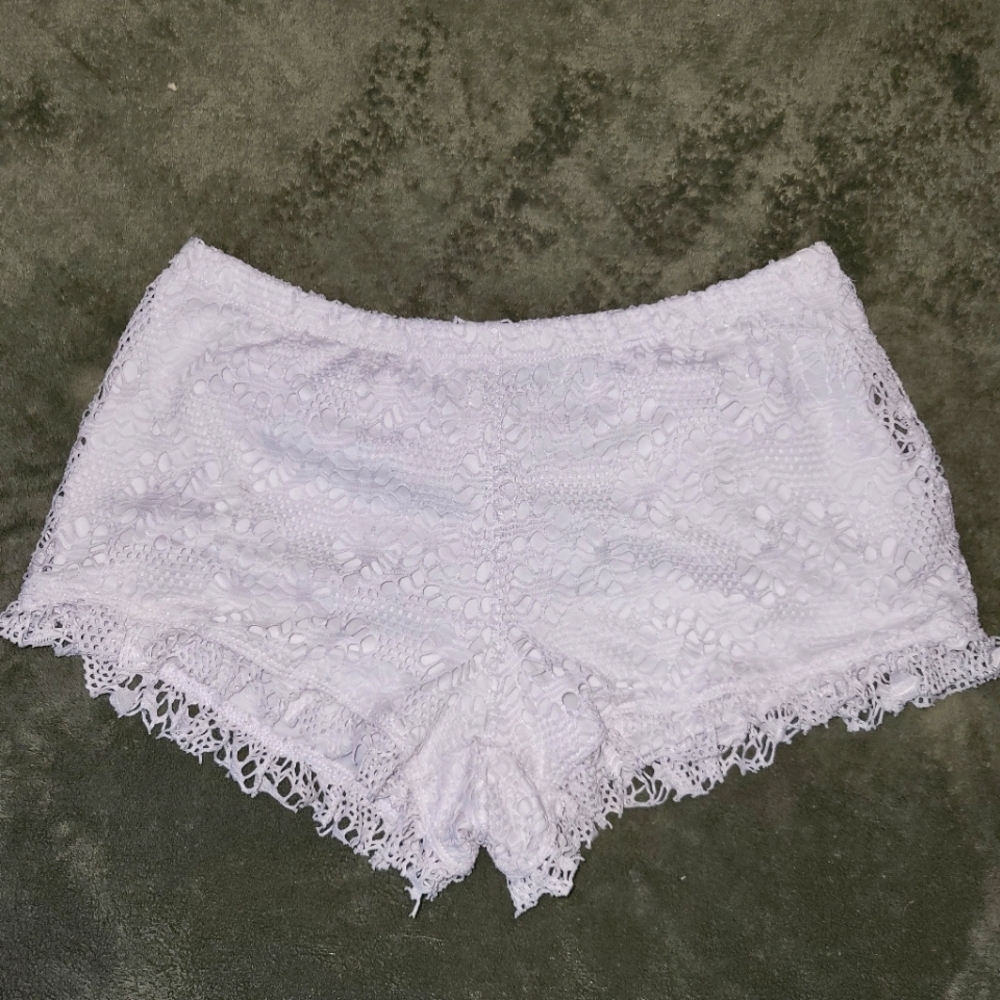Almost Famous white lace shorts
